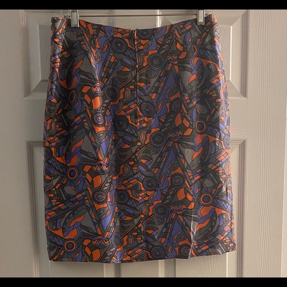 Ann Taylor Geometric Print 100% Silk Lined Mini Skirt Size 14 - Picture 2 of 8